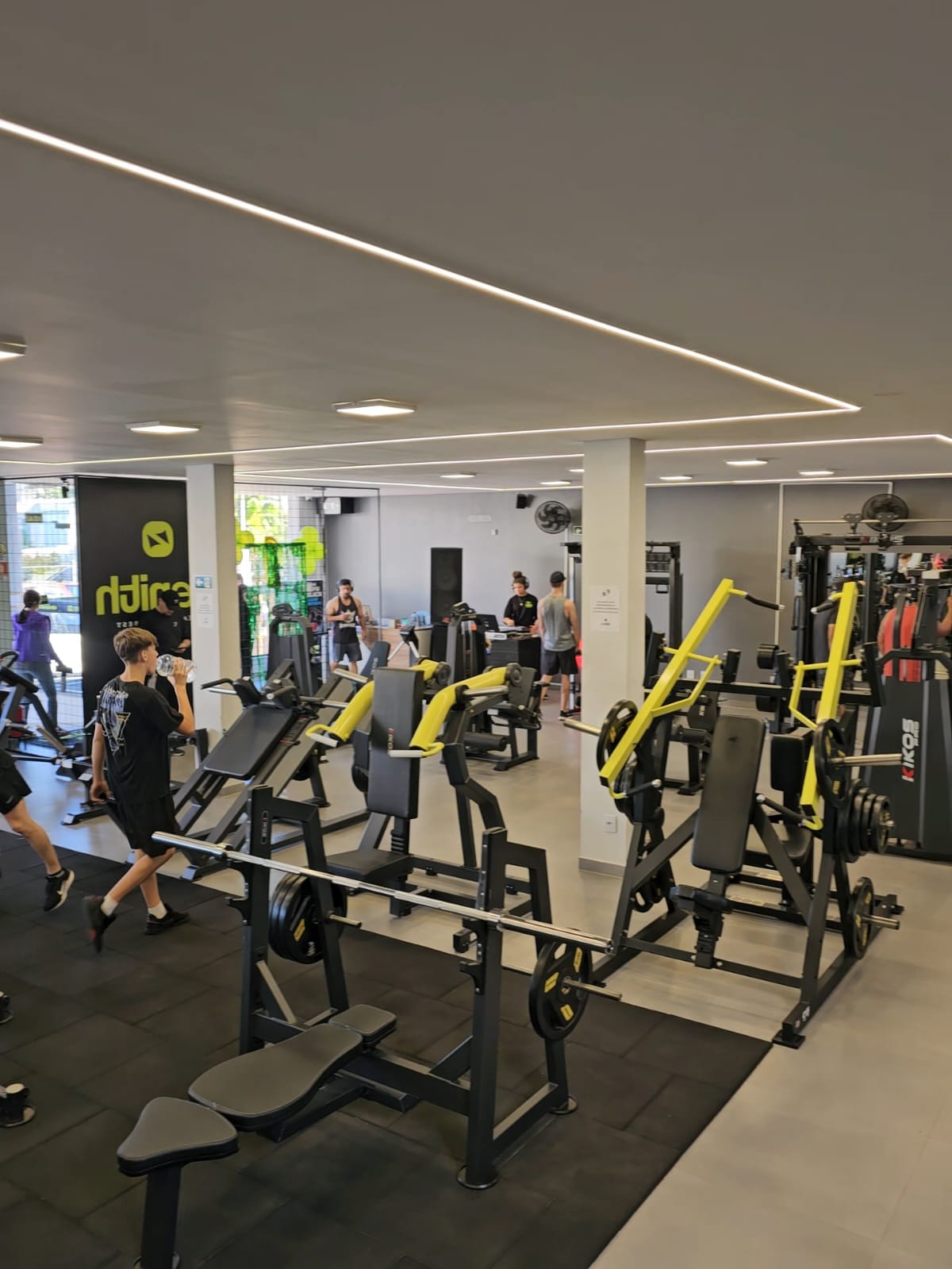 Espaço interno da academia